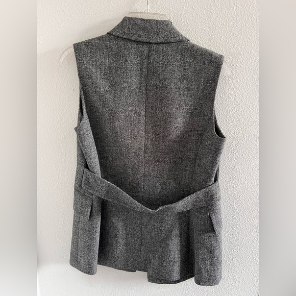 Theory women’s structured vest - Picture 2 of 7